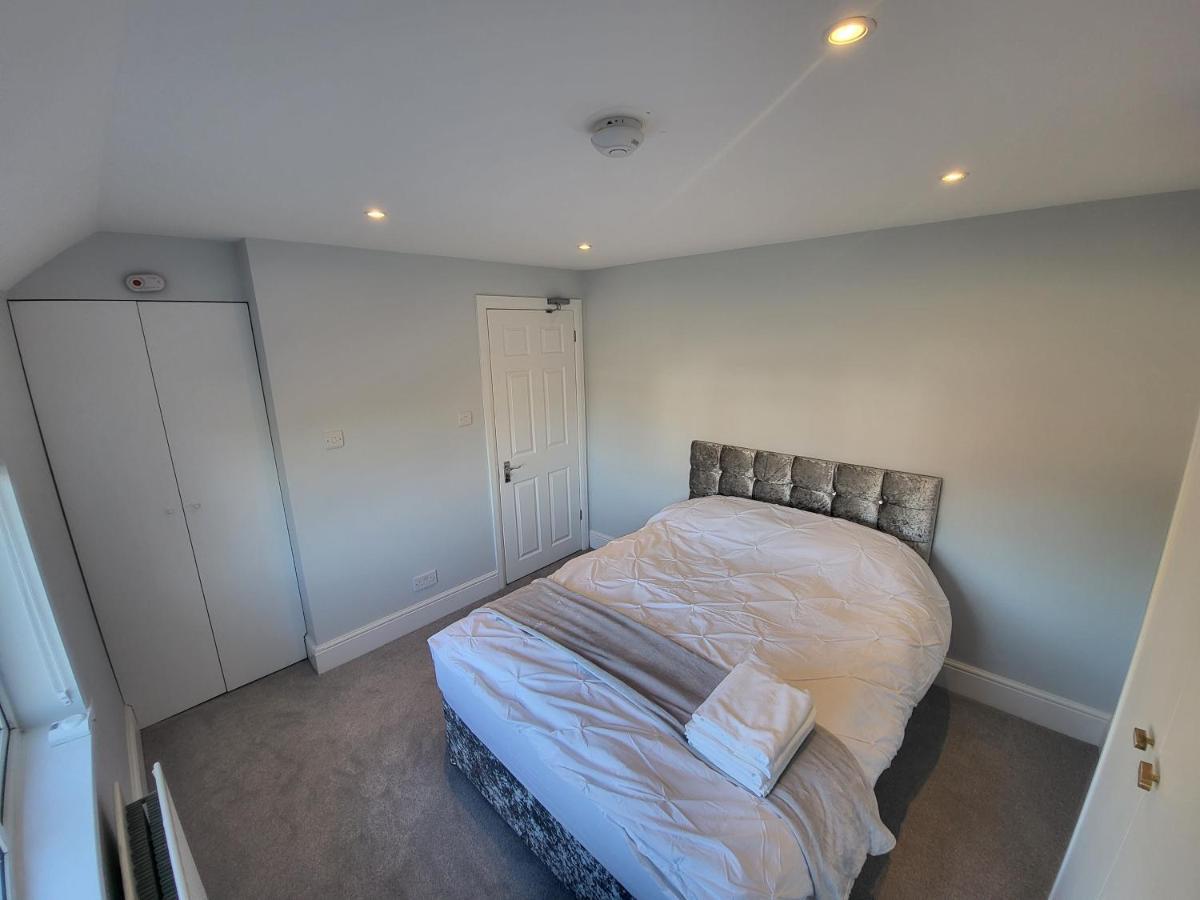 High Spec Large 6 Bedroom House! Kingston upon Thames  Exterior photo